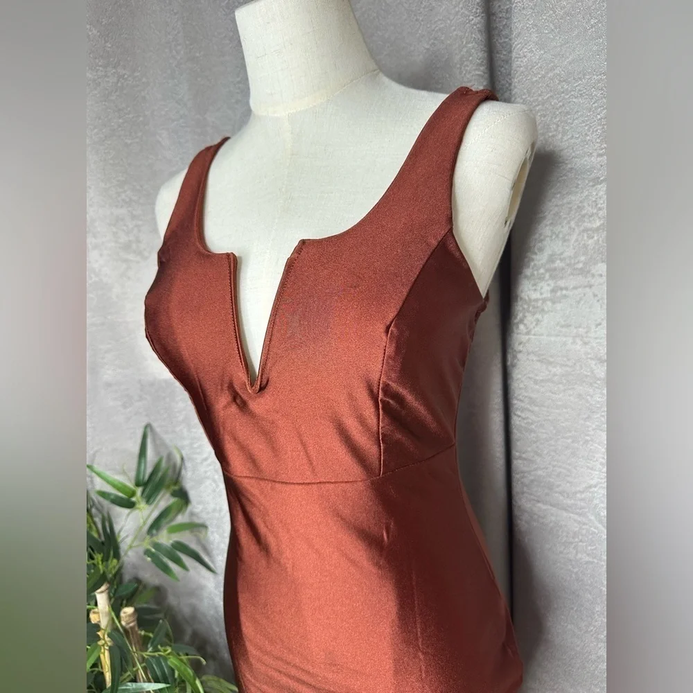 Haute Monde Sleeveless V-Cut Bodycon Dress in Brown Sz M